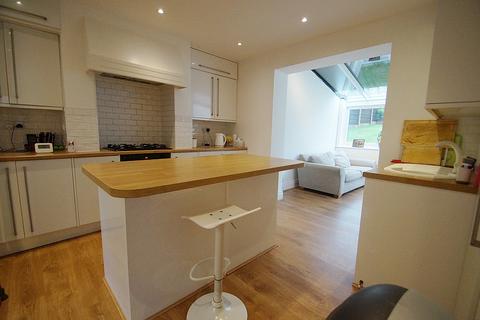 14 Carr Lane, Greenfield, Oldham, OL3 7AX