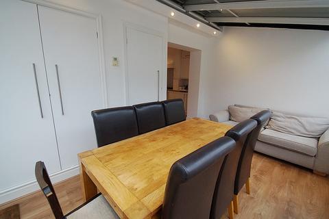 14 Carr Lane, Greenfield, Oldham, OL3 7AX