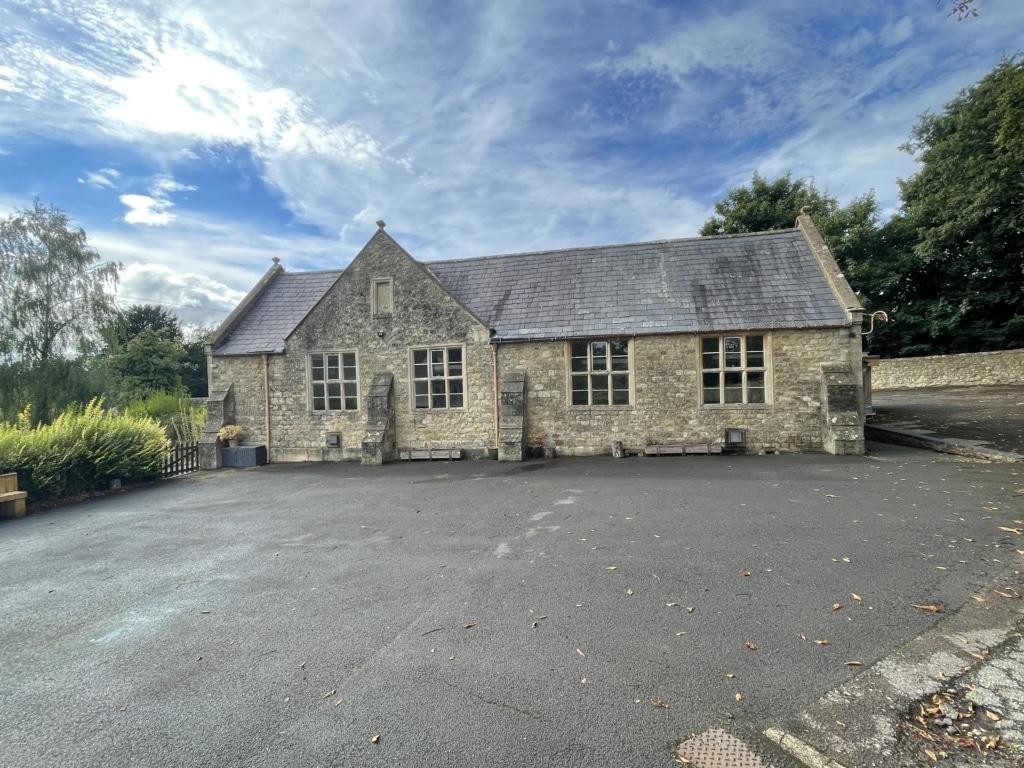 The Old School House, Coleshill SN6 7PR 5 bed village house for sale