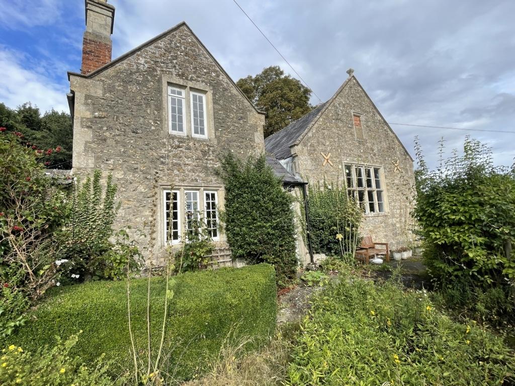 The Old School House, Coleshill SN6 7PR 5 bed village house for sale