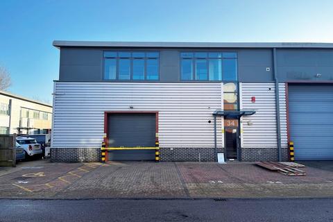 Warehouse to rent, Unit 34 Orbital 25, Dwight Road, Watford, WD18 9DA