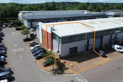 Warehouse to rent, Unit 34 Orbital 25, Dwight Road, Watford, WD18 9DA