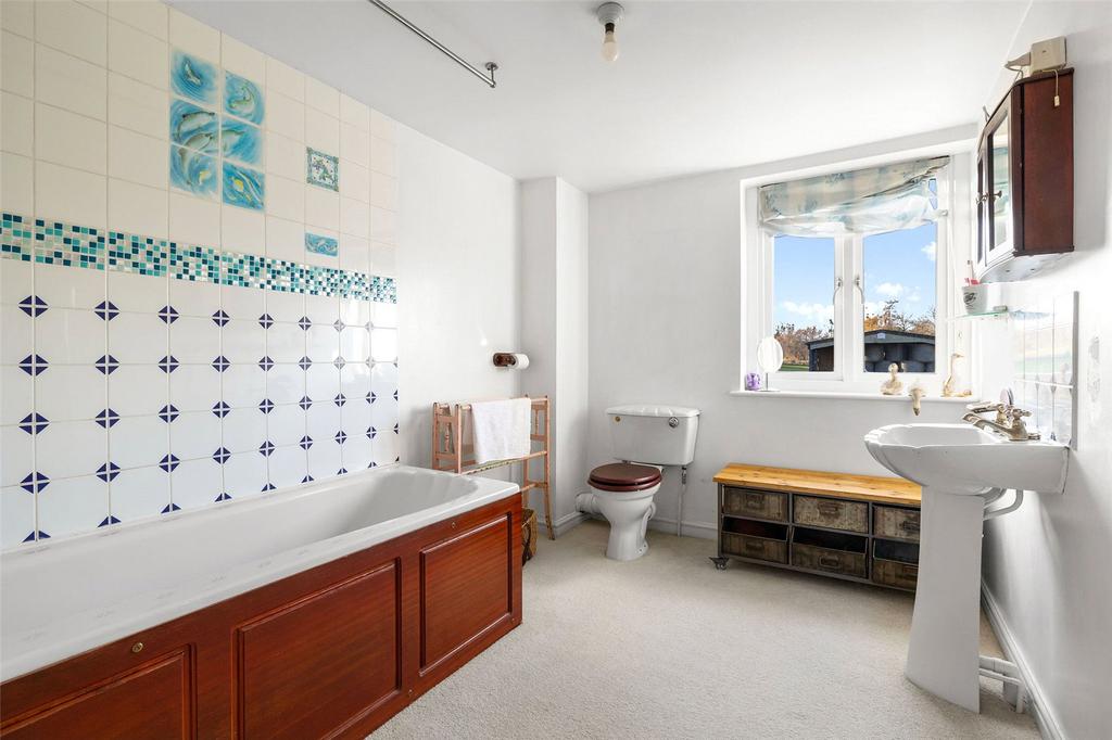 2 Bathrooms