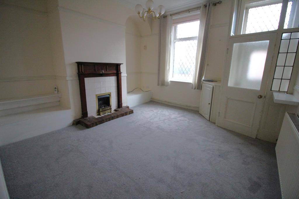Bolton Road, Bury, BL8 2 bed terraced house for sale £150,000