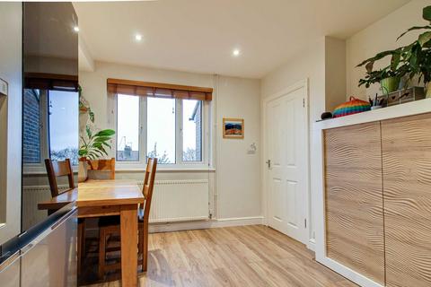 4 bedroom semi-detached house for sale - North Way, Lewes