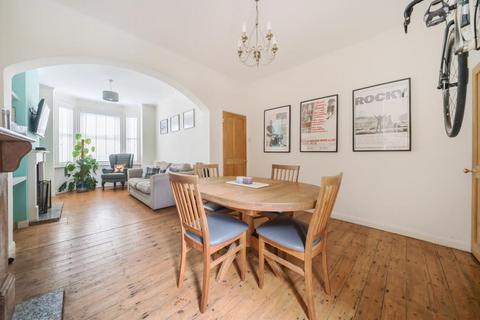 64 Swainstone Road, Reading, RG2 0DX