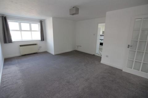 2 bedroom flat to rent, Harper Close, Oakwood N14