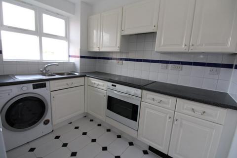 2 bedroom flat to rent, Harper Close, Oakwood N14