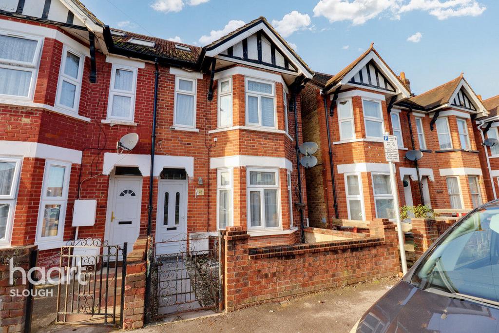 Martin Road, Slough 3 bed semidetached house for sale £550,000