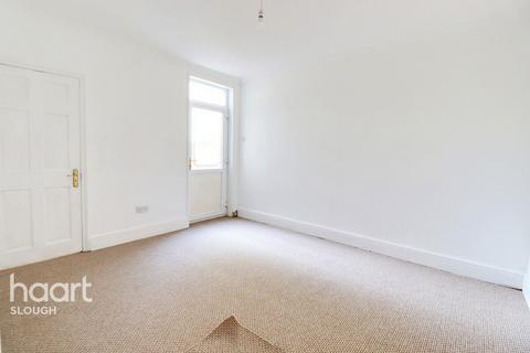 3 bedroom semi-detached house for sale, Martin Road, Slough