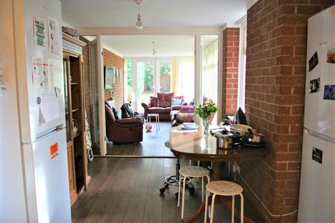7 bedroom detached house to rent - Wilbraham Road, Manchester M14