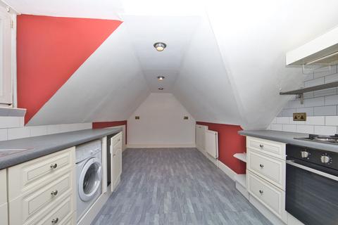 3 bedroom apartment for sale - Sandgate Road, Folkestone, CT20