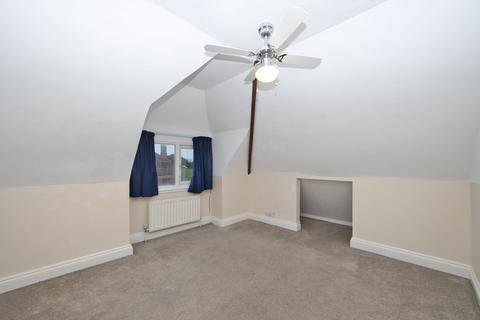 3 bedroom apartment for sale - Sandgate Road, Folkestone, CT20