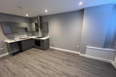 2 bedroom maisonette to rent, East Street