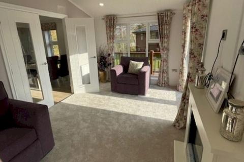 2 bedroom lodge for sale - Homestead Lake Country Park, Thorpe Road CO16