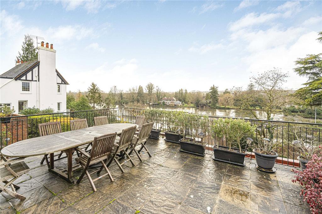 Dining Terrace
