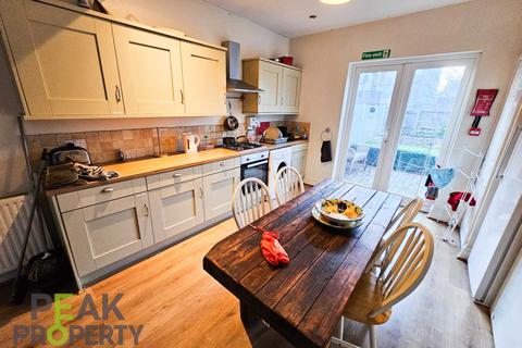 1 bedroom in a house share to rent - BIG ROOM - IN THE HEART OF TOWN Herbert Grove, Southend On Sea