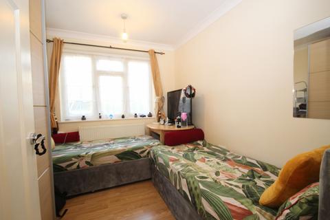 2 bedroom flat for sale, Lantern Close, Wembley, Middlesex HA0