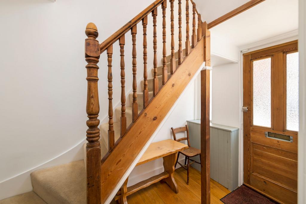 Ledbury Road, Reigate, RH2 3 bed terraced house £800,000