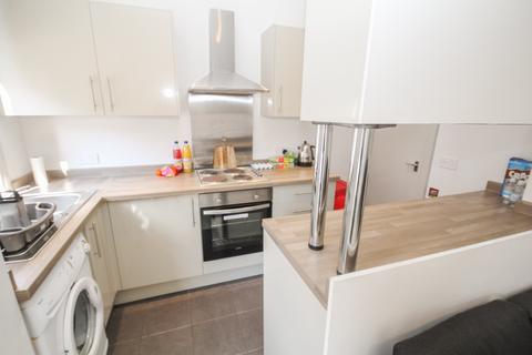 3 bedroom end of terrace house to rent, Thornville Avenue, Hyde Park, Leeds, LS6