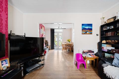 157 Colyer Road, Northfleet, Gravesend, DA11 8AZ