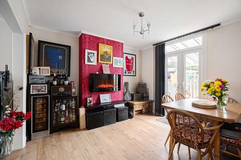 157 Colyer Road, Northfleet, Gravesend, DA11 8AZ