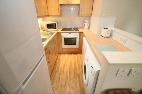 3 bedroom flat to rent, Hyde Park Road, Leeds, West Yorkshire, UK, LS6