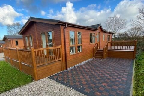 2 bedroom lodge for sale, Clacton-on-Sea, Essex, CO16