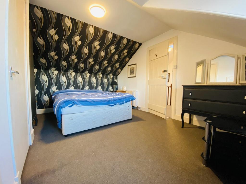 7a Dalbeattie Road, Dumfries, DG2 7 PE - Braidwoods