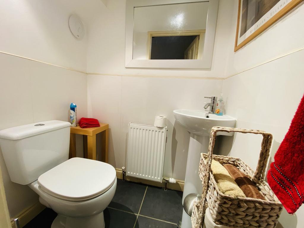 7a Dalbeattie Road, Dumfries, DG2 7 PE - Braidwoods