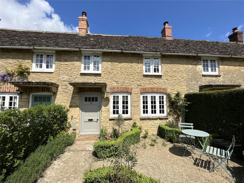 The Row, Little Faringdon, Lechlade, Gloucestershire, GL7 3 bed property for sale £530,000