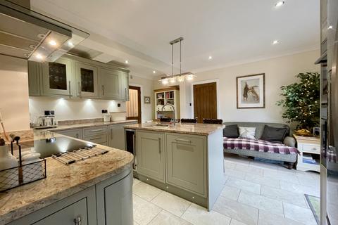 5 bedroom detached house for sale, Sayerland Road, Polegate, East Sussex, BN26