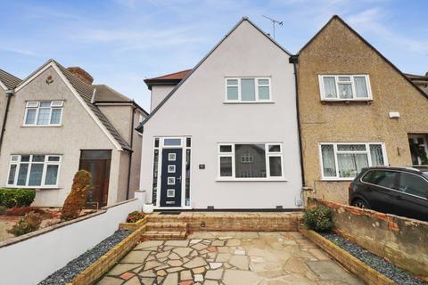 90 Glenview, London, SE2 0SH