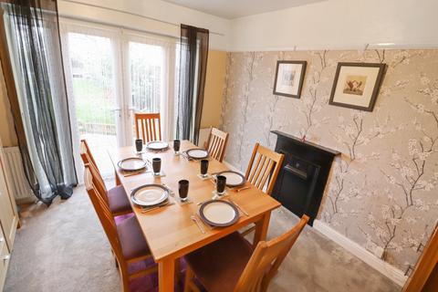 90 Glenview, London, SE2 0SH