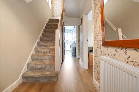 90 Glenview, London, SE2 0SH