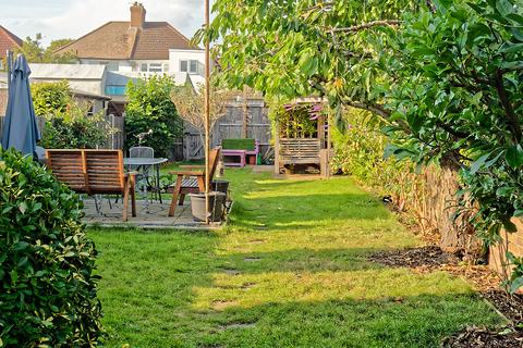 90 Glenview, London, SE2 0SH
