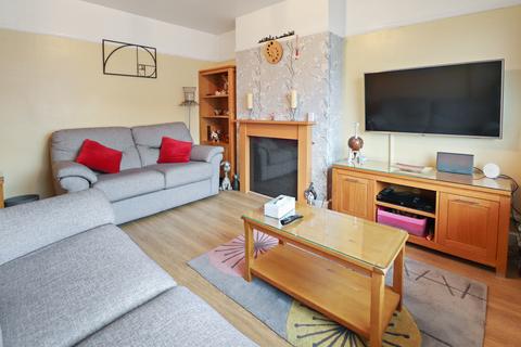 90 Glenview, London, SE2 0SH