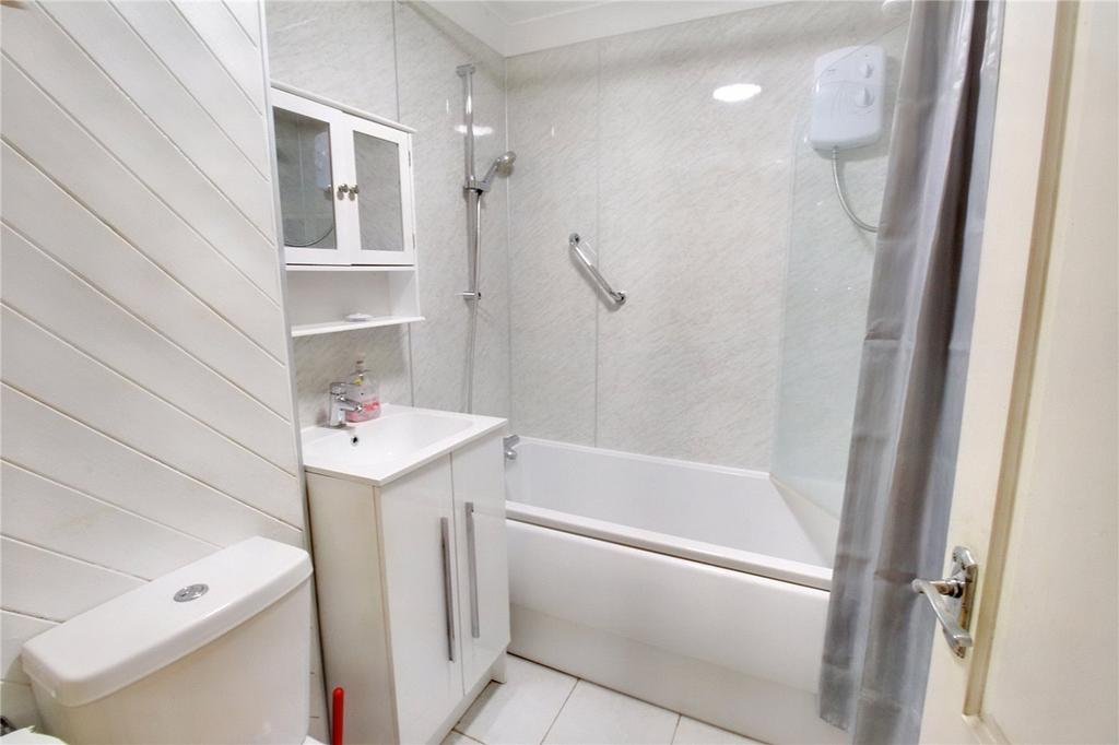 Nursery Close, Hellesdon, Norwich... 2 bed apartment £150,000