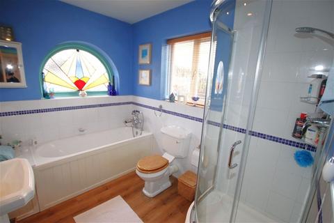 4 bedroom detached house for sale, Boley Drive, Clacton on Sea