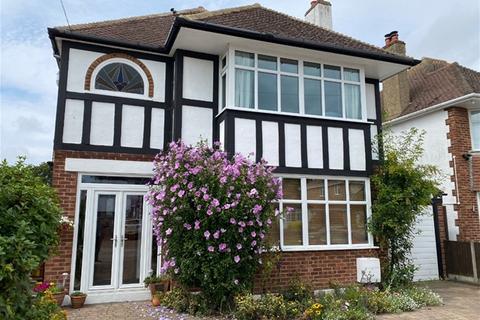 4 bedroom detached house for sale, Boley Drive, Clacton on Sea