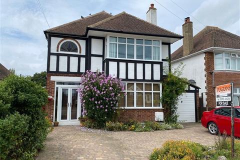 4 bedroom detached house for sale, Boley Drive, Clacton on Sea