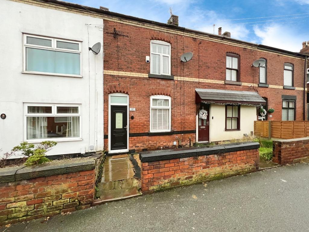 Moss Lane, Wardley, Swinton, M27 2 bed terraced house £190,000
