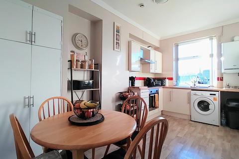 3 bedroom terraced house for sale, Thornton Road, Thornton