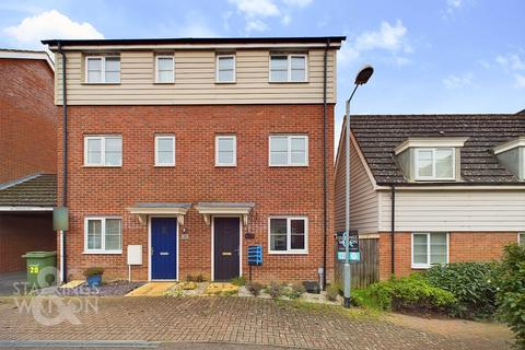 3 bedroom townhouse for sale, Rose Avenue, Queens Hill, Norwich