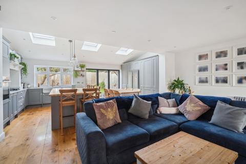 14 Farm Close, Amersham, HP6 6RH