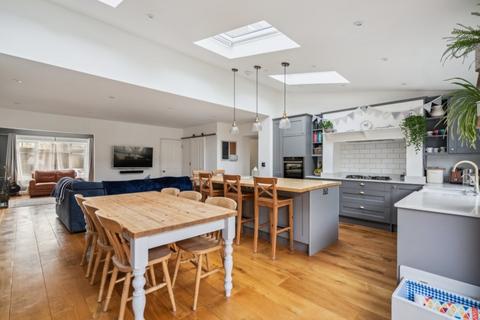 14 Farm Close, Amersham, HP6 6RH
