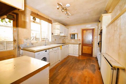 28 Gap Road, London, SW19 8JG