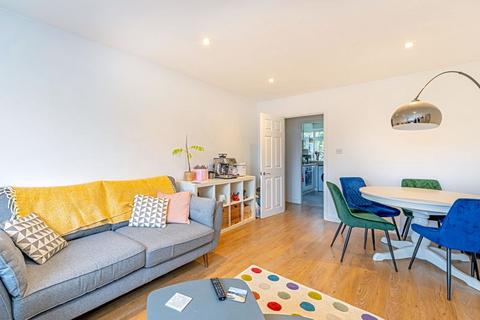 2 bedroom apartment to rent, Lovelace Road, Surbiton