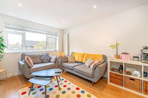 2 bedroom apartment to rent, Lovelace Road, Surbiton