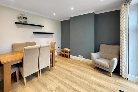 11 Hilton Way, South Croydon, CR2 9ER